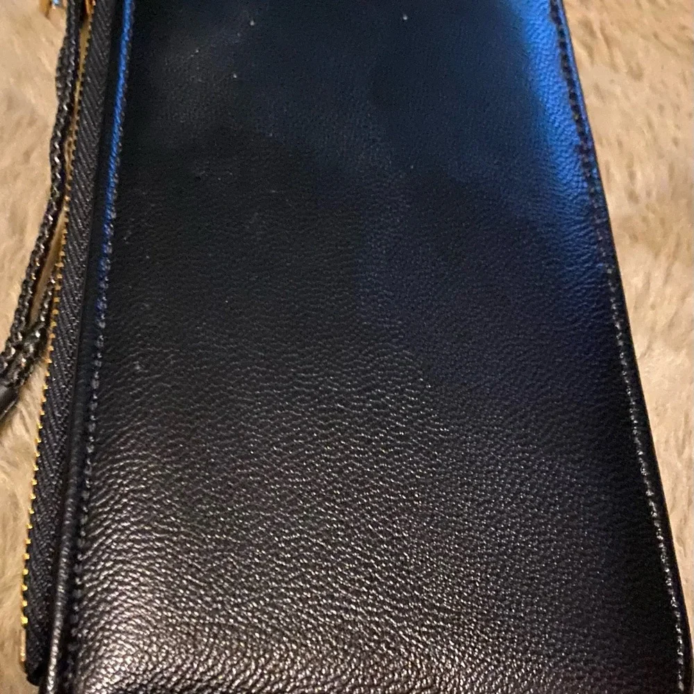 Black or White Leather Card and Coin Holder - Picture 5 of 6